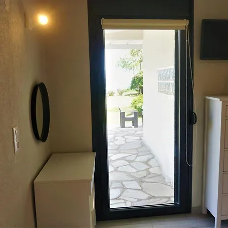 Holiday home H&v Beachfront House In Trani Ammouda, Ormos Panagias